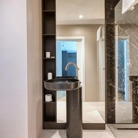 Mercury Lvl30 Two Bedroom Lux With Sea View And Terrace *
